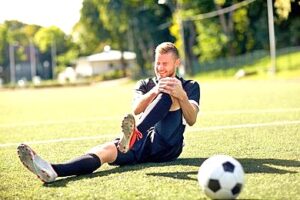 Read more about the article Jumper’s Knee Symptoms, Treatment, and More